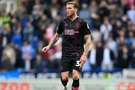 开云入口-关于清晨欧冠传出新动向；门兴格拉德巴赫再遭质疑；管理层表态——气氛紧张；更衣室氛围转暖的信息